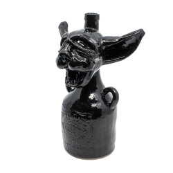 Handgefertigte schwarze Flasche mit Katzenkopf Old Cats Purrbon makaber - seitlich