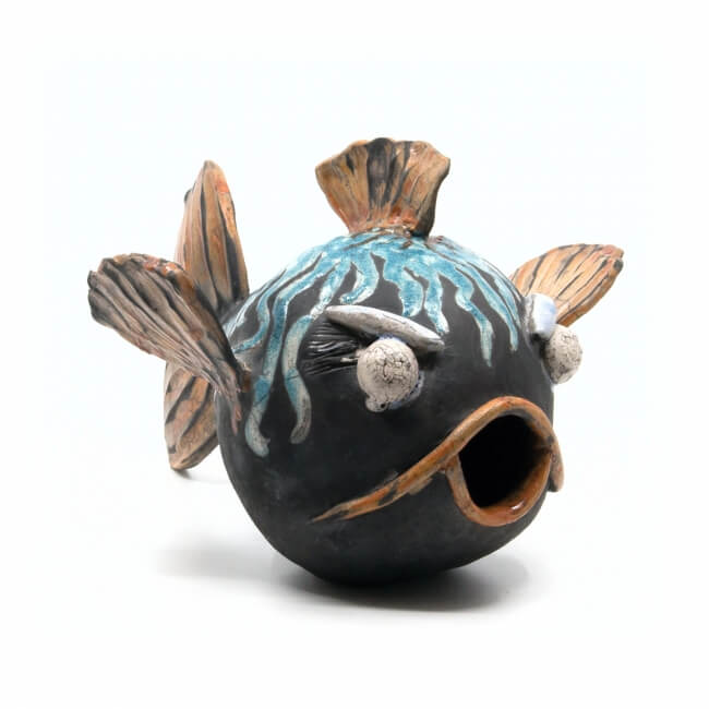 Nisthilfe - handgefertigter Raku Fisch - blauer Kugelfisch - seitliche Ansicht