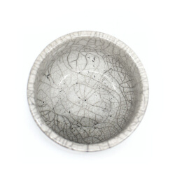 handgemachte Raku Teeschale 'One drop' Innenansicht
