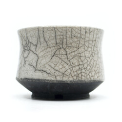 handgemachte Raku Teeschale 'Two drops' Rückansicht