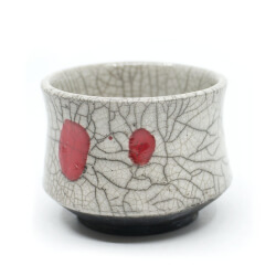 handgemachte Raku Teeschale 'Two drops' Seitenansicht