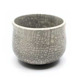 Raku Teeschale weiß & rot Rückseite