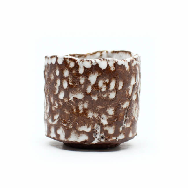 roter Trink-Becher im Kurinuki-Stil Bild 1 roter Kurinuki Becher