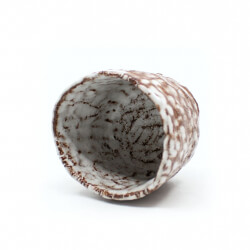 roter Trink-Becher im Kurinuki-Stil Bild 4 roter Kurinuki Becher Innen