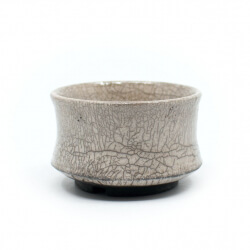 weisse Raku Teeschale Sonne Rueckseite