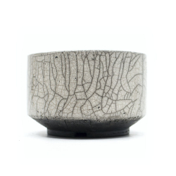 handgemachte Raku Teeschale 'One drop' Rückansicht